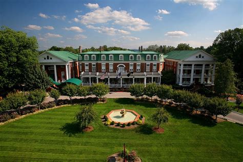 The martha washington spa - The Martha Washington Inn & Spa is the queen of Abingdon Virginia hotels. It’s located right in the historic district’s heart, across the street from the Barter Theatre, and within walking ...